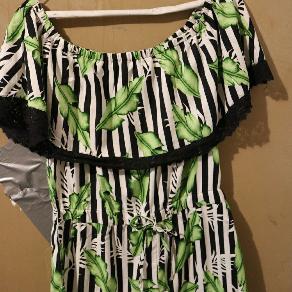 Romper - Picture 2 of 4